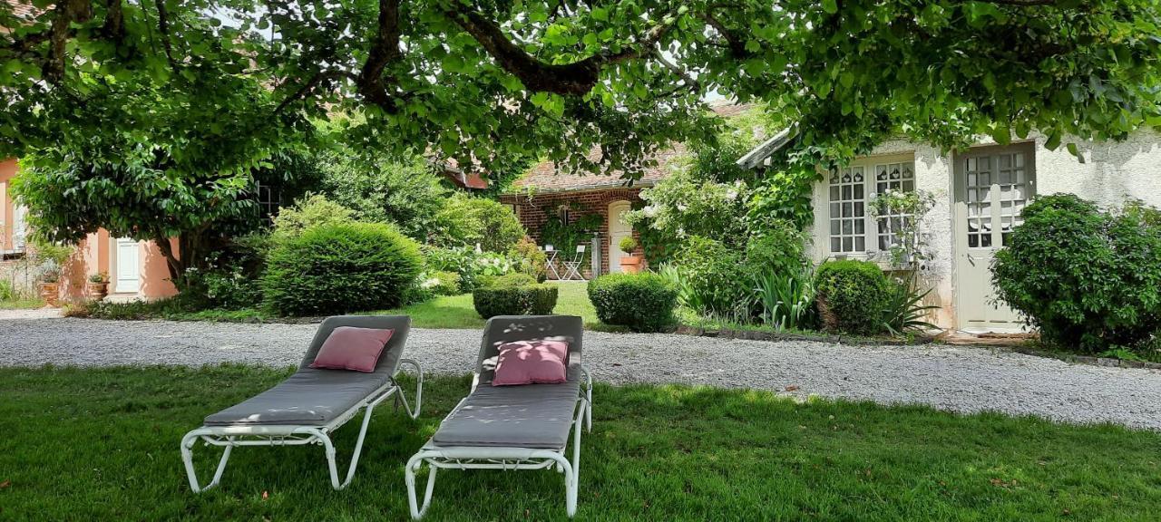 Bed and Breakfast Domaine De La Creuse Moussey  Экстерьер фото